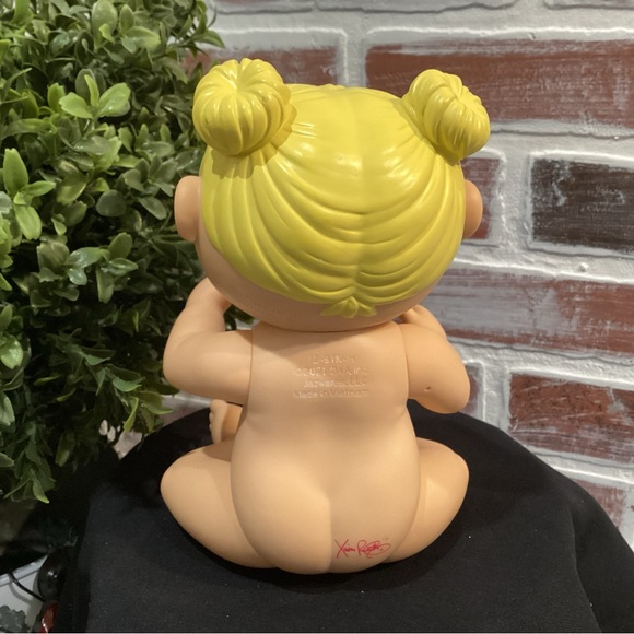 “5/$25” - Cute Baby Doll by Jazwares LLC Signed by Xavier Roberts - Excellent - Picture 5 of 13